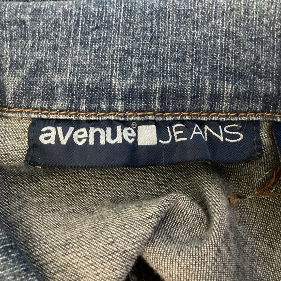 Avenue Jeans Women’s Denim Jacket With Embroidery And Beading. Size 14/16 - Picture 7 of 9